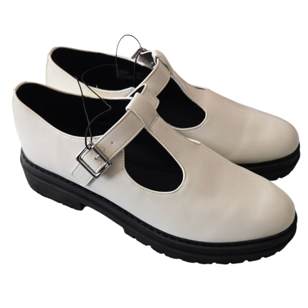 No Boundaries Women's White T-Strap Mary Janes - Picture 7 of 7